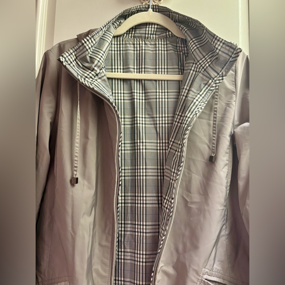 Orvis Woman’s Raincoat - Picture 2 of 8